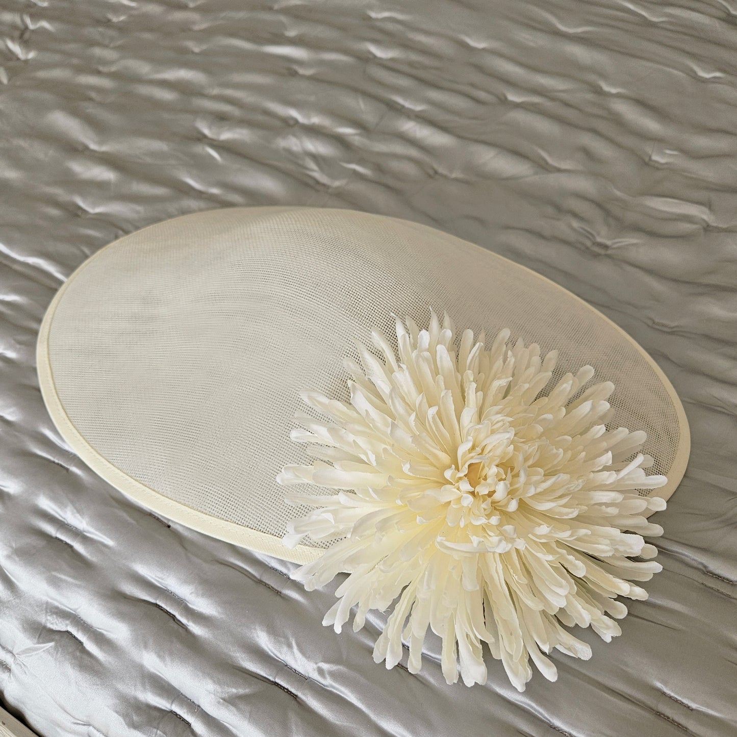 white ladies hat for races