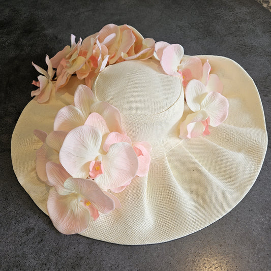 large brim hat