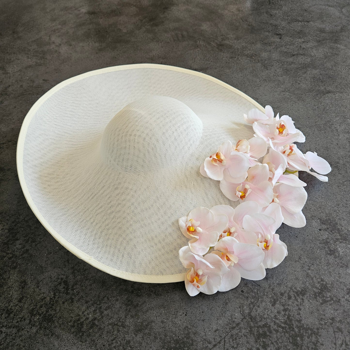 White Hat for Races