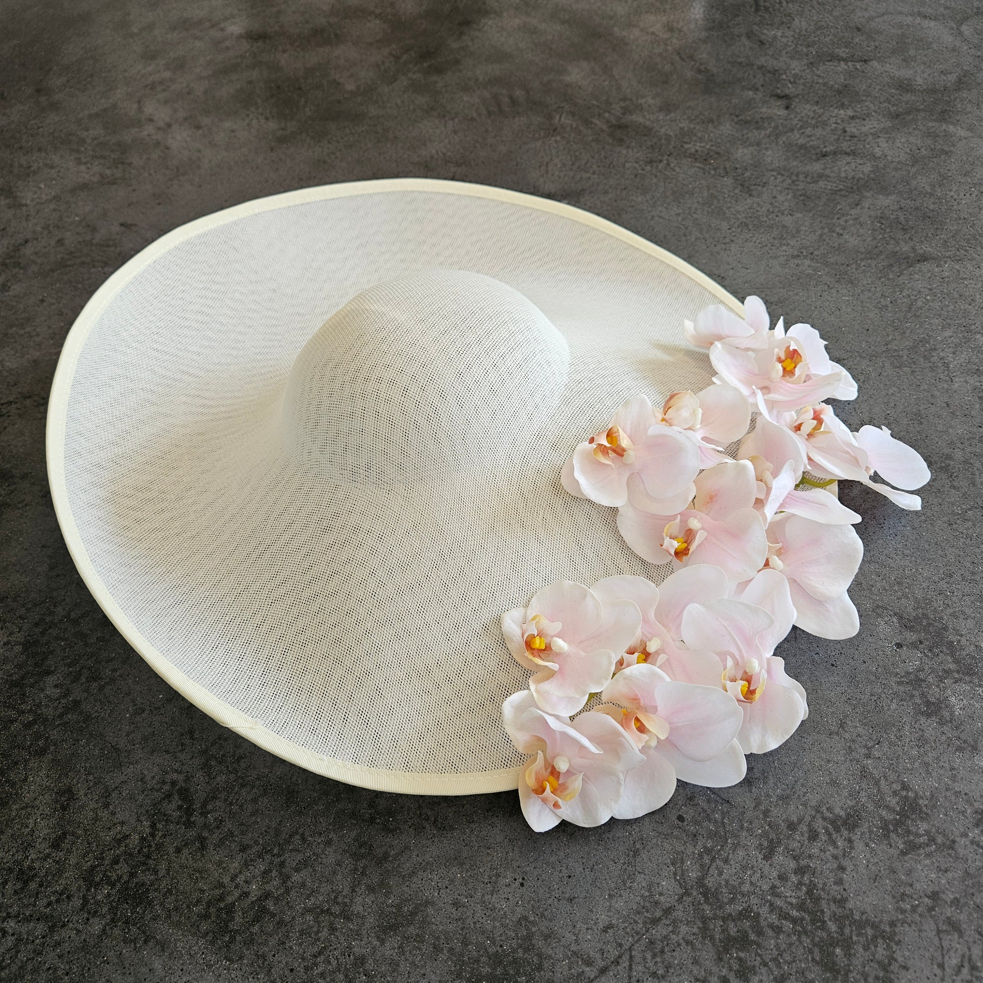 White Hat for Races